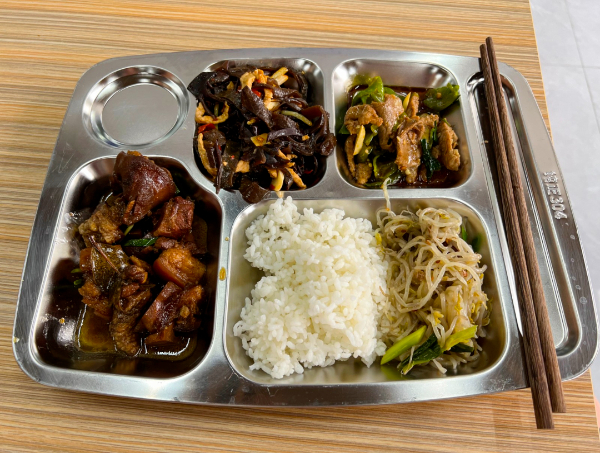配套设施再完善！贵阳云岩产业园食堂上新启用(图3)