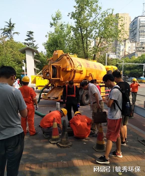 亦庄花园桥环卫清理化粪池(图2)