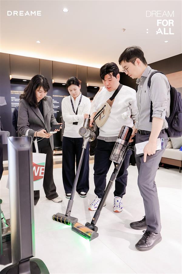 追觅全生态首秀闪耀AWE2025跨界重构全屋智能梦想家(图11)