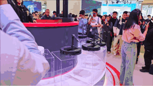 石头科技亮相AWE2025：优秀成绩盘点洗烘套装首秀(图3)