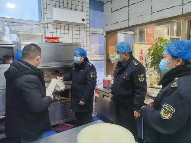单县市场监督管理局开展“年夜饭”承办餐饮单位专项整治行动