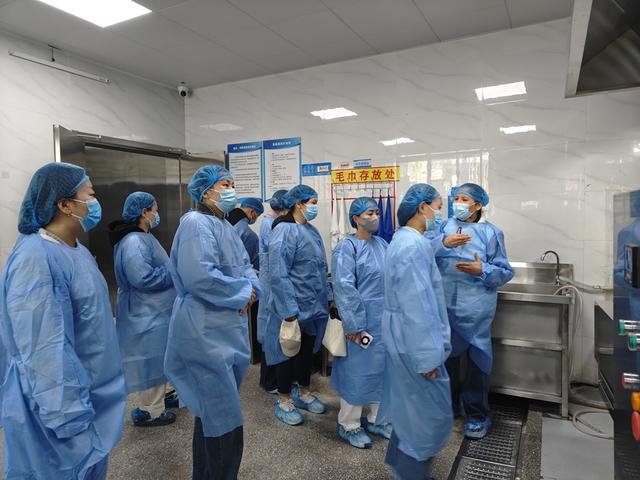 郑州市金水区经三路小学组织第四次食堂开放日活动(图5)