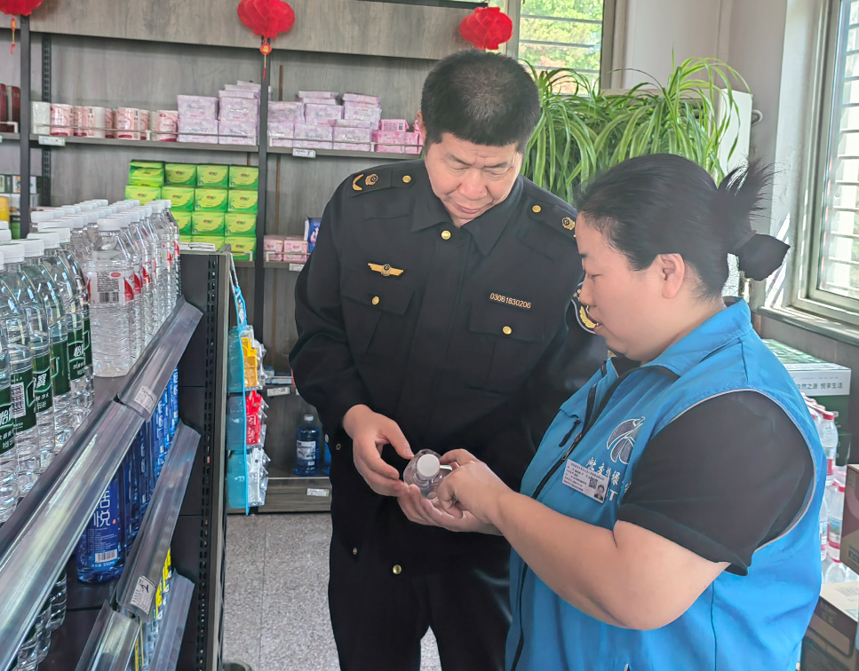 河北省保定市满城区市场监管局“细查+服务”双管齐下“问诊”高速服务区食品安全