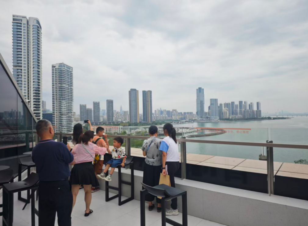 深圳商业新地标险“翻车”？每经记者实探K11：部分设施已完成整改品牌仍待升级项目方回应也来了(图2)