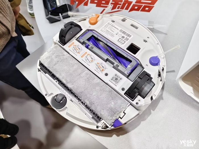 AWE2025：云鲸高端智能清洁新品首秀全方位呈现AI加持的标杆体验(图4)