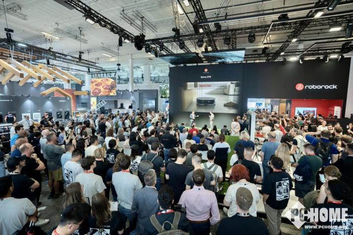 领跑IFA2025开辟“技术无人区”石头科技“硬核创新”多款新品亮相