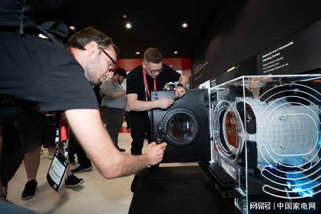 石头科技闪耀IFA2025全场景智能清洁生态引领全球家电创新浪潮(图4)