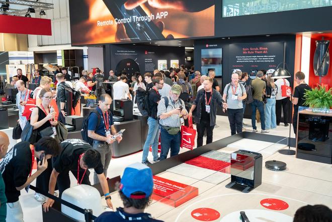 领跑IFA2025开辟“技术无人区”石头科技“硬核创新”新品亮相(图2)