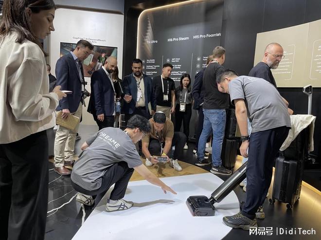 追觅T60Ultra洗地机海外首秀双机械臂科技惊艳IFA(图3)