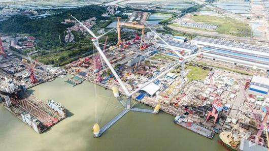 在南海渔船上望去美媒记者：哇…