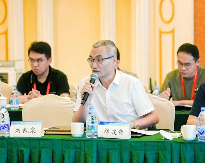 2025世界清洁能源装备大会上的重装风采(图2)