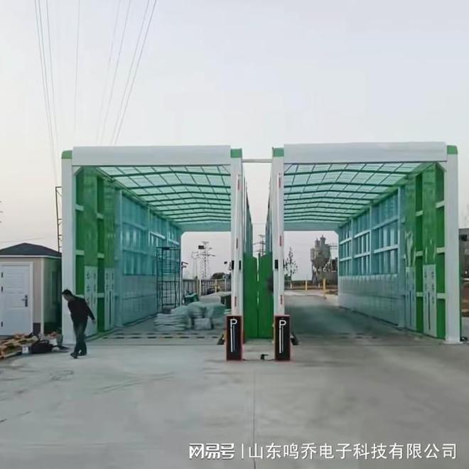 龙门式洗车机：高效智能的车辆清洁专家(图2)