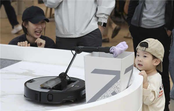 公司信息更新报告：2025Q3扫地机内外销持续高增盈利能力修复