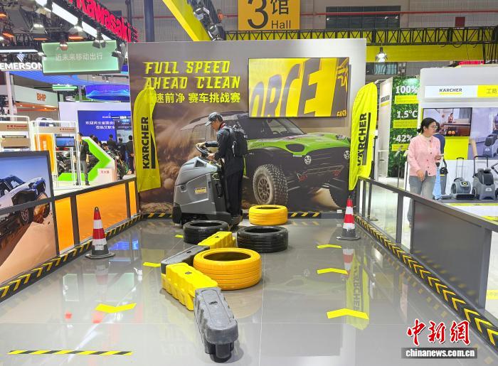 第八届进博会）流量变“留量”外企深度“链”上进博会