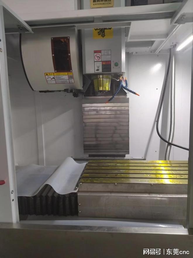 陶瓷雕铣机全封闭防尘结构：不止清洁更是车间健康守护神(图2)