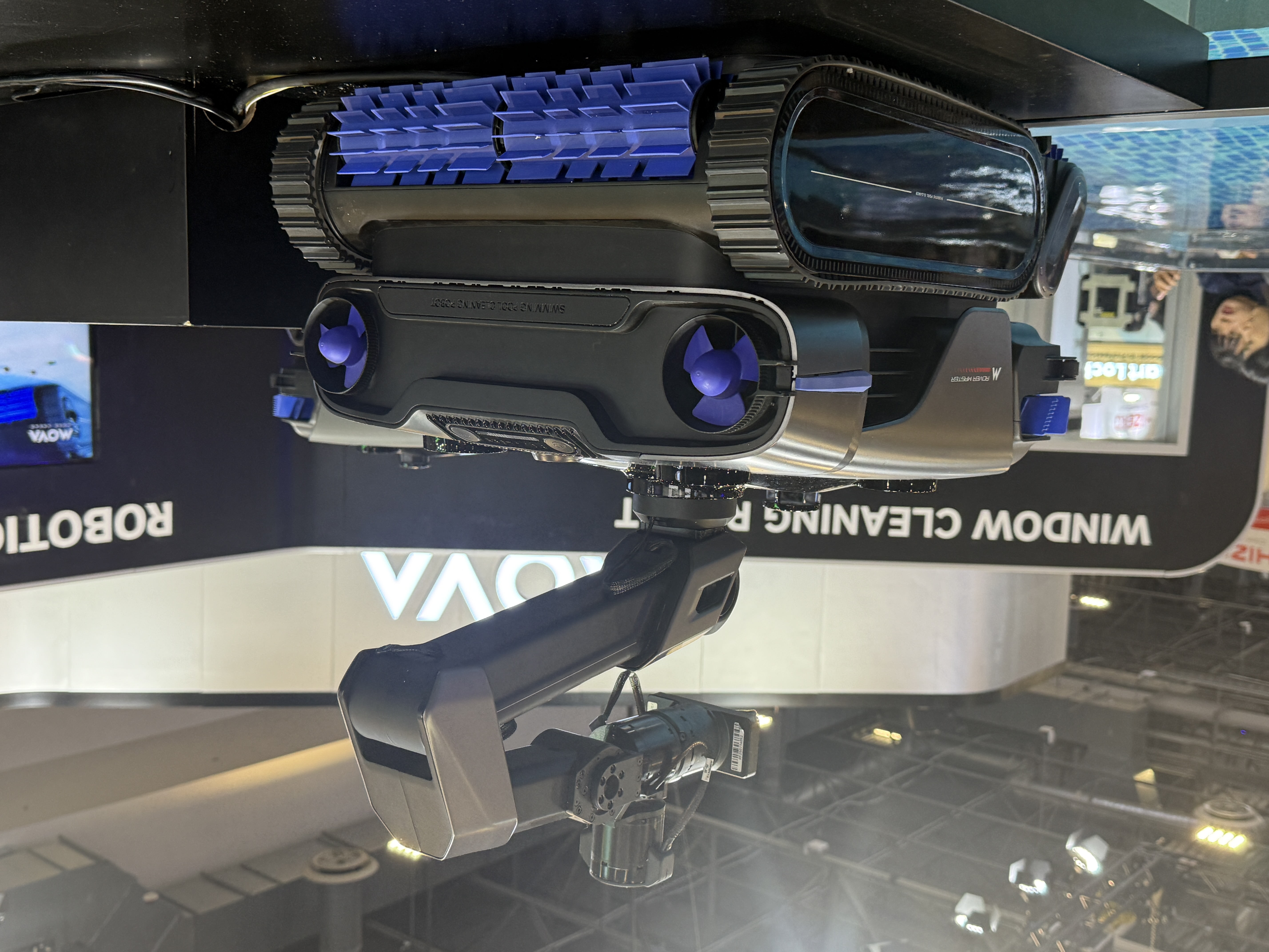 智能清洁卷向「具身智能」：科沃斯打造服务机器人、MOVA上天、CES2026集体升维(图8)