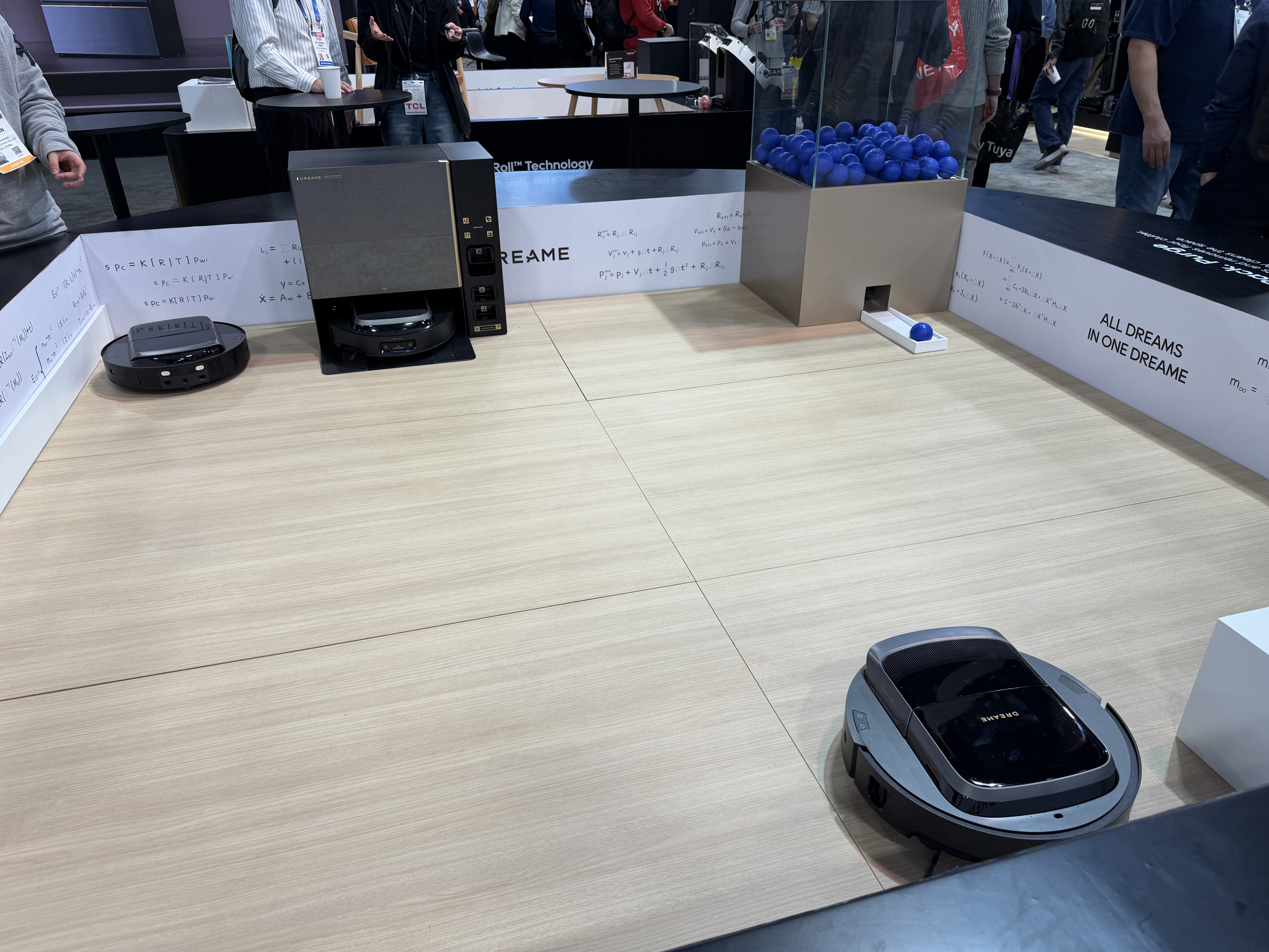 智能清洁卷向「具身智能」：科沃斯打造服务机器人、MOVA上天、CES2026集体升维(图13)