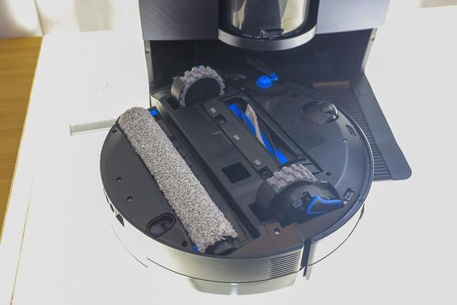 CES2026最出圈品牌科沃斯地宝X12扫地机器人充电竟然比手机快(图4)