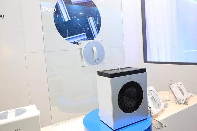 CES2026最出圈品牌科沃斯地宝X12扫地机器人充电竟然比手机快(图9)