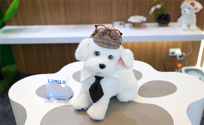 CES2026“出圈”品牌科沃斯地宝X12扫地机器人充电竟然比手机快(图11)