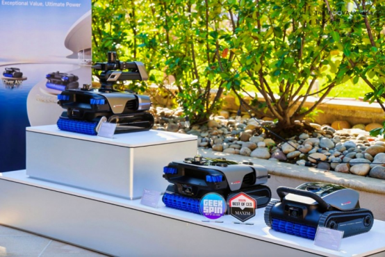 MOVA在硅谷发布M∞VAUniverse智能庭院机器人生态正式亮相(图2)