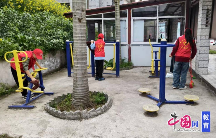 学雷锋·树新风宜宾南溪长兴中心校开展学雷锋实践活动(图2)