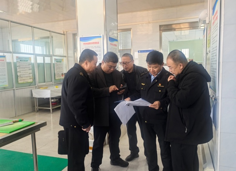 【“春雷”行动】高台县宣化镇市场监管所开展校园食品安全专项检查(图1)