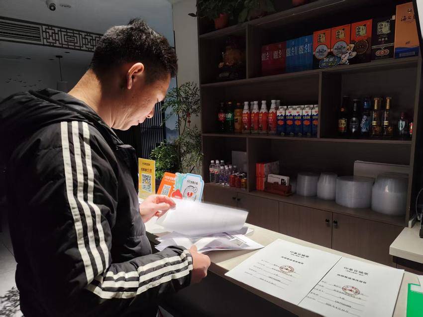 虎头山社区：关注油烟净化守护舌尖安全(图1)