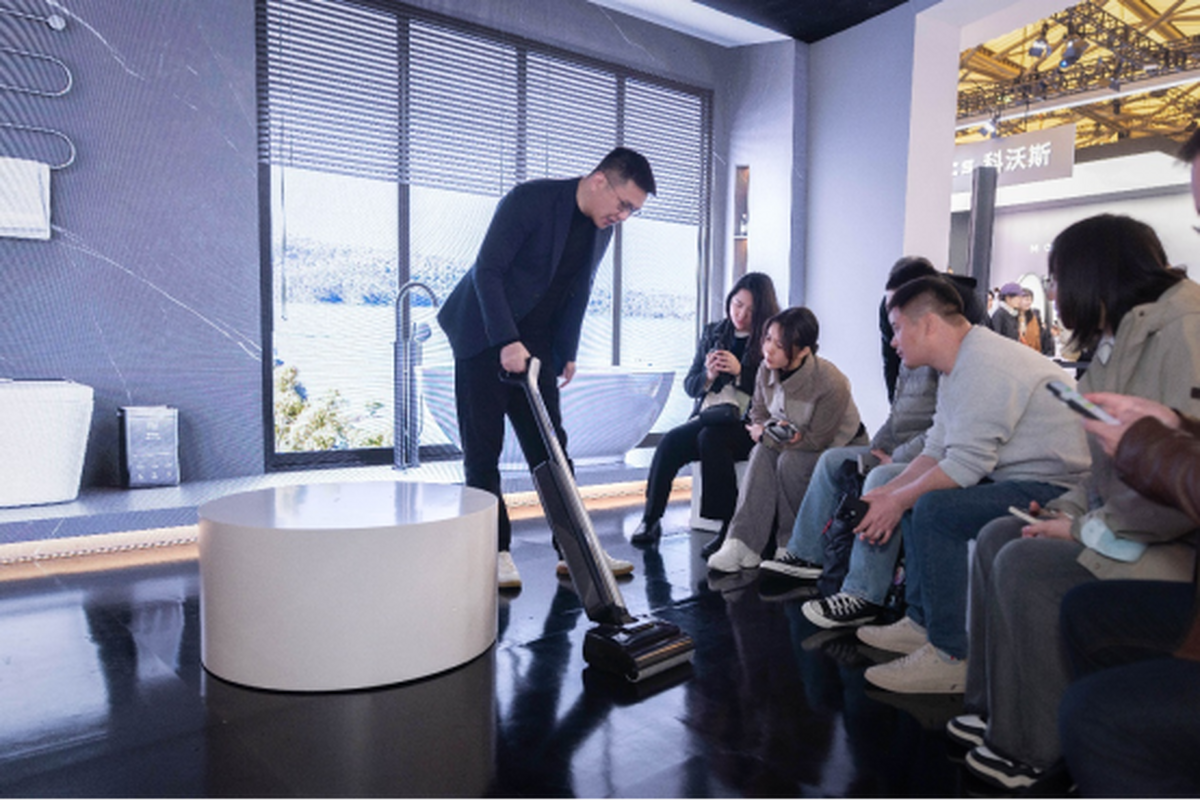 添可在AWE2026发布上下水自清洁芙万StationView智能洗地机等空间站新品(图4)