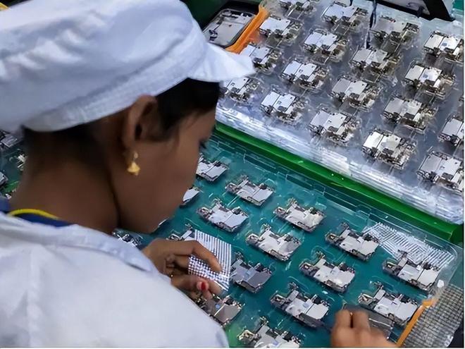 印度裔美国记者：印度取代了中国成为美国手机的全球制造中心(图4)