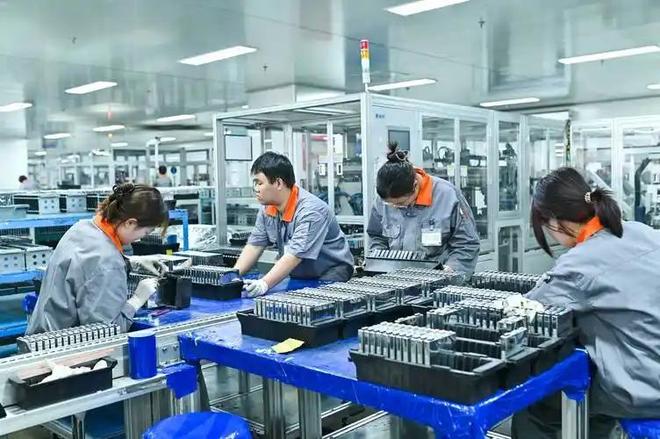 印度裔美国记者：印度取代了中国成为美国手机的全球制造中心(图12)