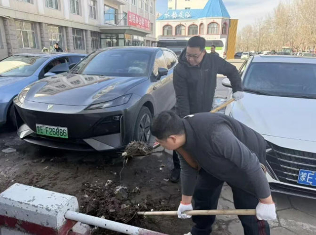 70余家单位投身爱国卫生环境集中整治行动(图1)