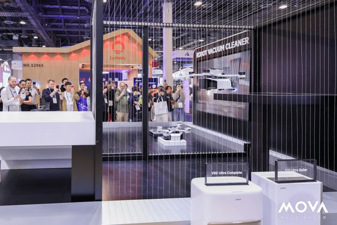 在CES现场我看见一台MOVA扫地机飞上了“二楼”(图2)